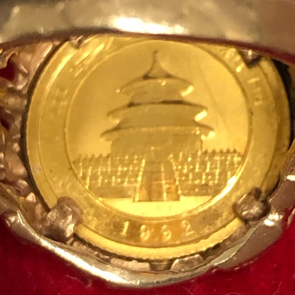 Beautiful, Collector’s Item You Can Show Off!! 1992 Solid Gold Panda Coin Ring!! - Picture 6 of 6
